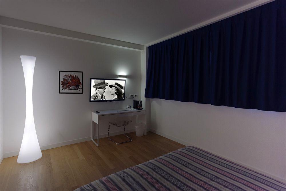 Hotel Forlanini 52 Parma Kültér fotó