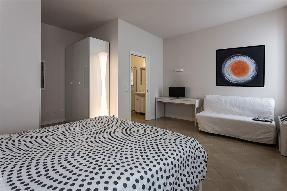 Hotel Forlanini 52 Parma Kültér fotó
