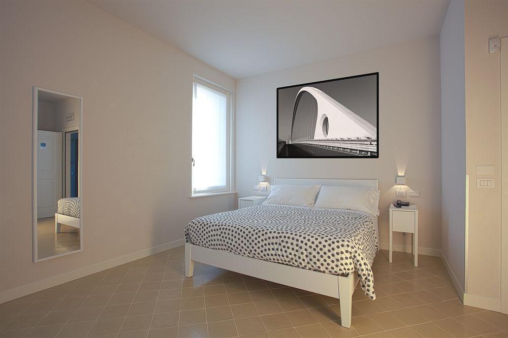Hotel Forlanini 52 Parma Kültér fotó