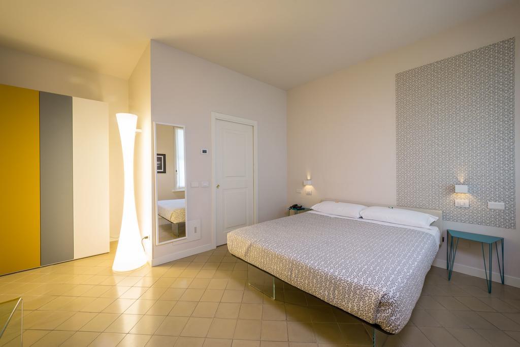 Hotel Forlanini 52 Parma Kültér fotó