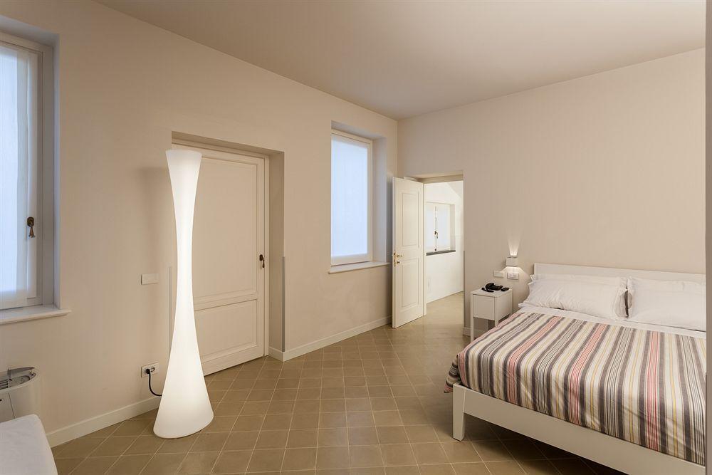 Hotel Forlanini 52 Parma Kültér fotó